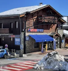 Intersport La Plagne-Les Coches "La Randonnée" (Die Wanderung)_Montchavin-les-Coches