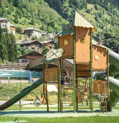 Espace jeux au village_Champagny-en-Vanoise