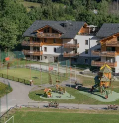 Espace jeux au village_Champagny-en-Vanoise