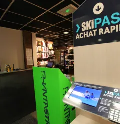 Borne skipass dans la boutique