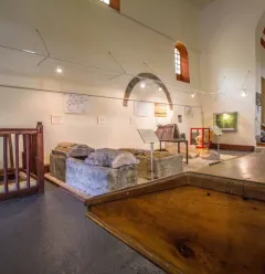 Intérieur, espace archéologique Pierre Borrione