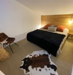 ROOM 2