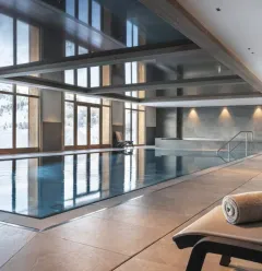Piscine intérieure