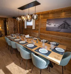 Grande table à manger