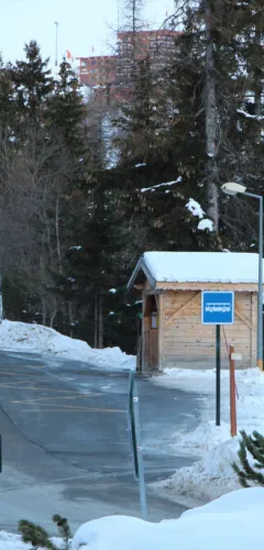 Shuttle-Haltestelle Kreisverkehr Plagne Bellecôte_La Plagne