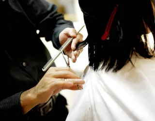 Eve Friseurin zu Hause