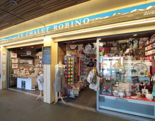 Façade Chalet souvenirs Robino