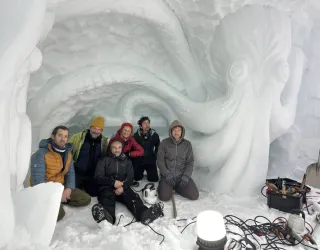 Geschnitzte Schneehöhle_Champagny-en-Vanoise