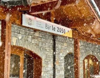 Façade Bar le 2050