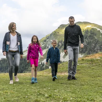 Soiree_en_famille_Dou_du_Praz-Louis_Garnier