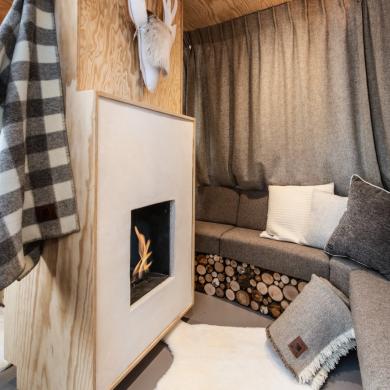 La Plagne Ski House am Kaminfeuer La Plagne Ski House am Kaminfeuer