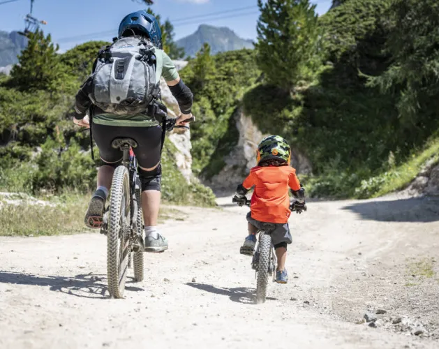 En route pour les pistes de VTT !_Montchavin-les-Coches
