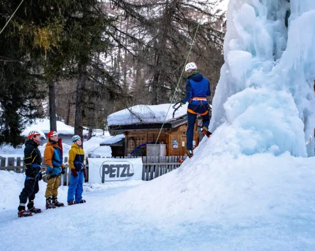 Initiation à l'escalade sur glace