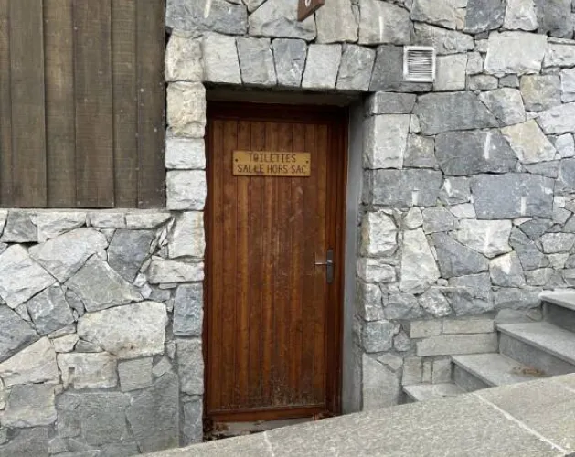Toilettes Publiques / Coin change bébé - Maison de Montalbert_Plagne-Montalbert