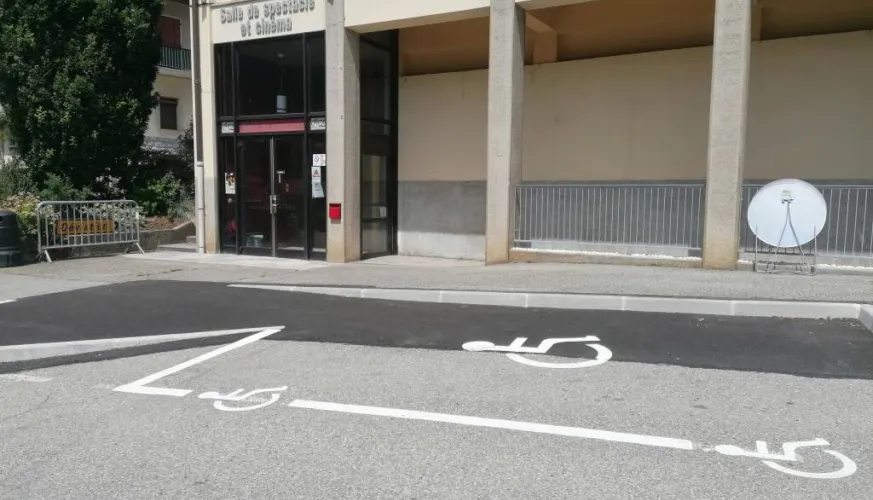 Place de parking PMR