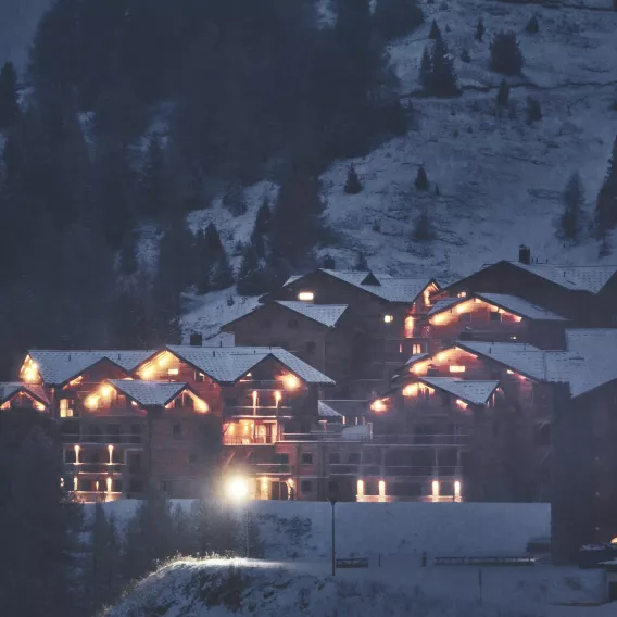 Chalets_Nacht-Alban_Gerry-Suire
