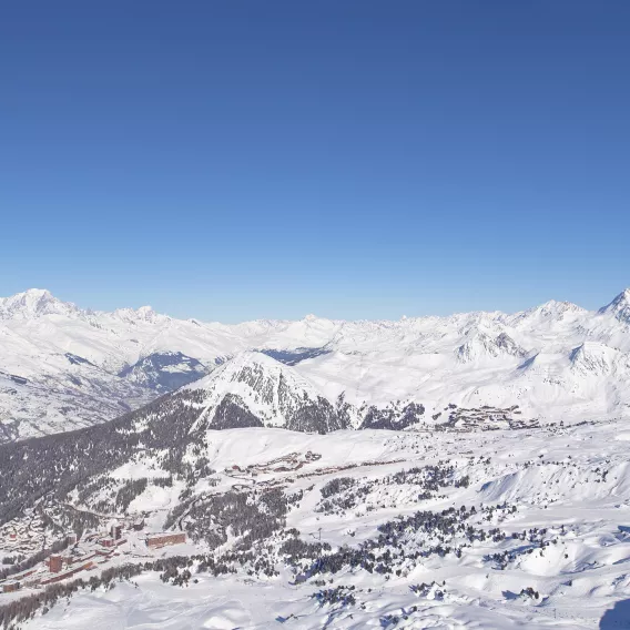 Panorama auf La Plagne vom Gipfel des Bécoin aus