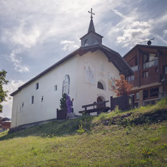 Kapelle in La Plagne Montalbert im Sommer