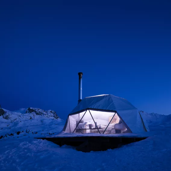 Ungewöhnliche Nacht in einem Iglu La Plagne
