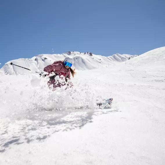 Ski_im_Frühjahr_unter_Freunden-JNJ_Photo-30570