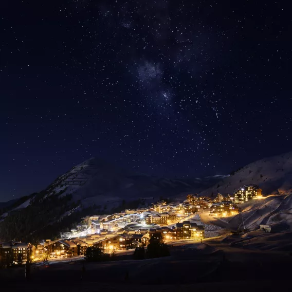 Belle Plagne unter einer sternenklaren Nacht