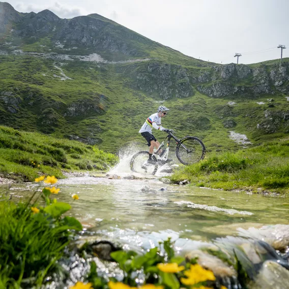 elektro-fahrrad-jerome-gilloux-mtb-ae-montalbert-©OTGPJYM(13)