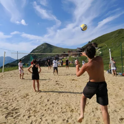 Mannschaftssportarten, Plätze, Stadien, Bouleplätze 