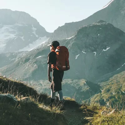 Wie packen Sie den Wanderrucksack Ihrer Kinder richtig und altersgerecht?