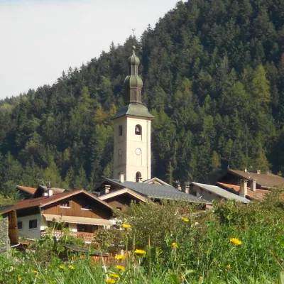En avant concert, pause baroque à l’église de Macôt : visite guidée._La Plagne Tarentaise