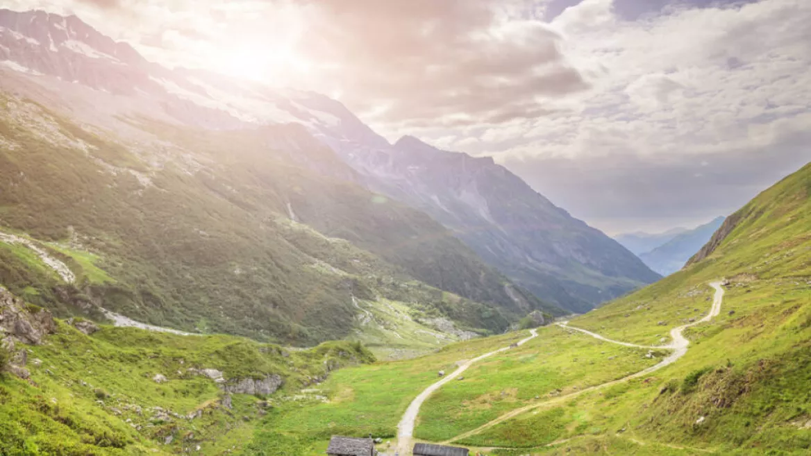 Vue sur le refuge de la Glière