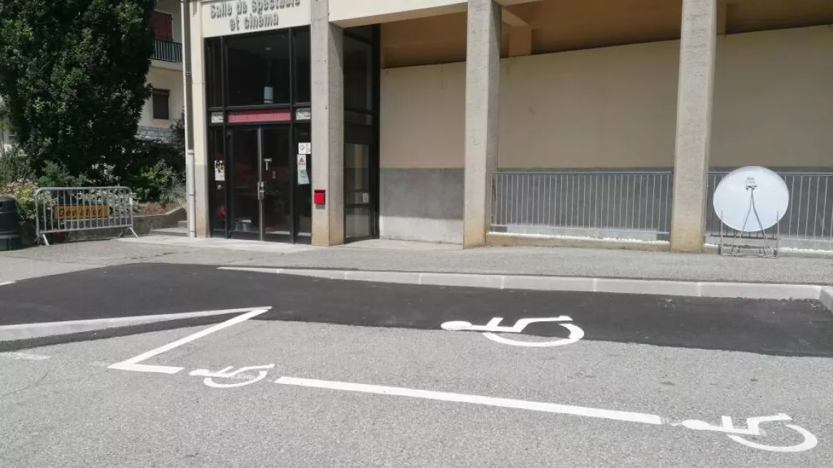 Place de parking PMR