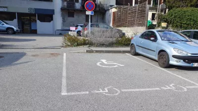 Place de parking PMR