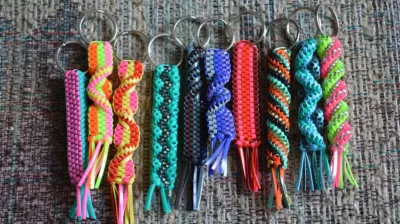 Kreativ-Workshop I: Schlüsselanhänger / Scoubidous basteln_Montchavin-les-Coches