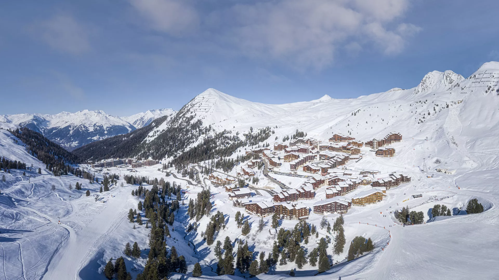 Belle Plagne im Winter &amp; Bellecôte im Hintergrund