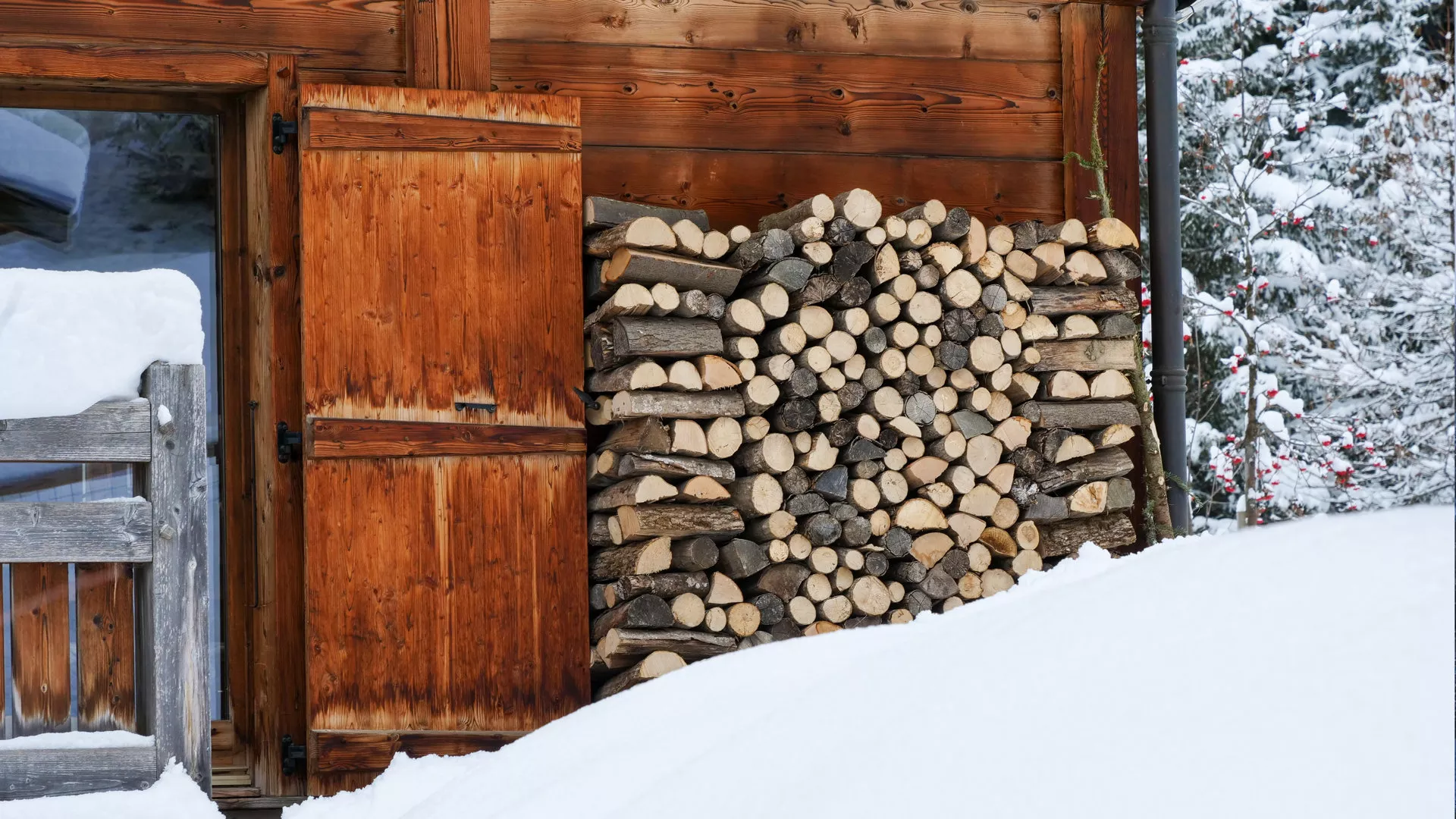 Chalet Holz &amp; Schnee