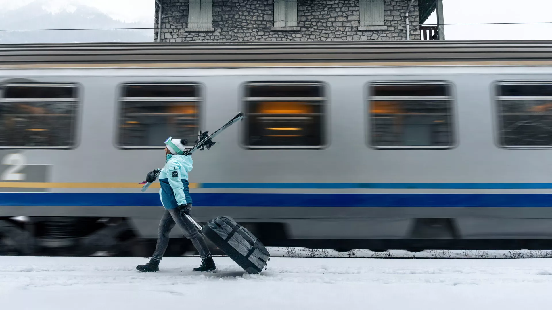 Bahnhof_Aime_and_train-BrendanLePeru