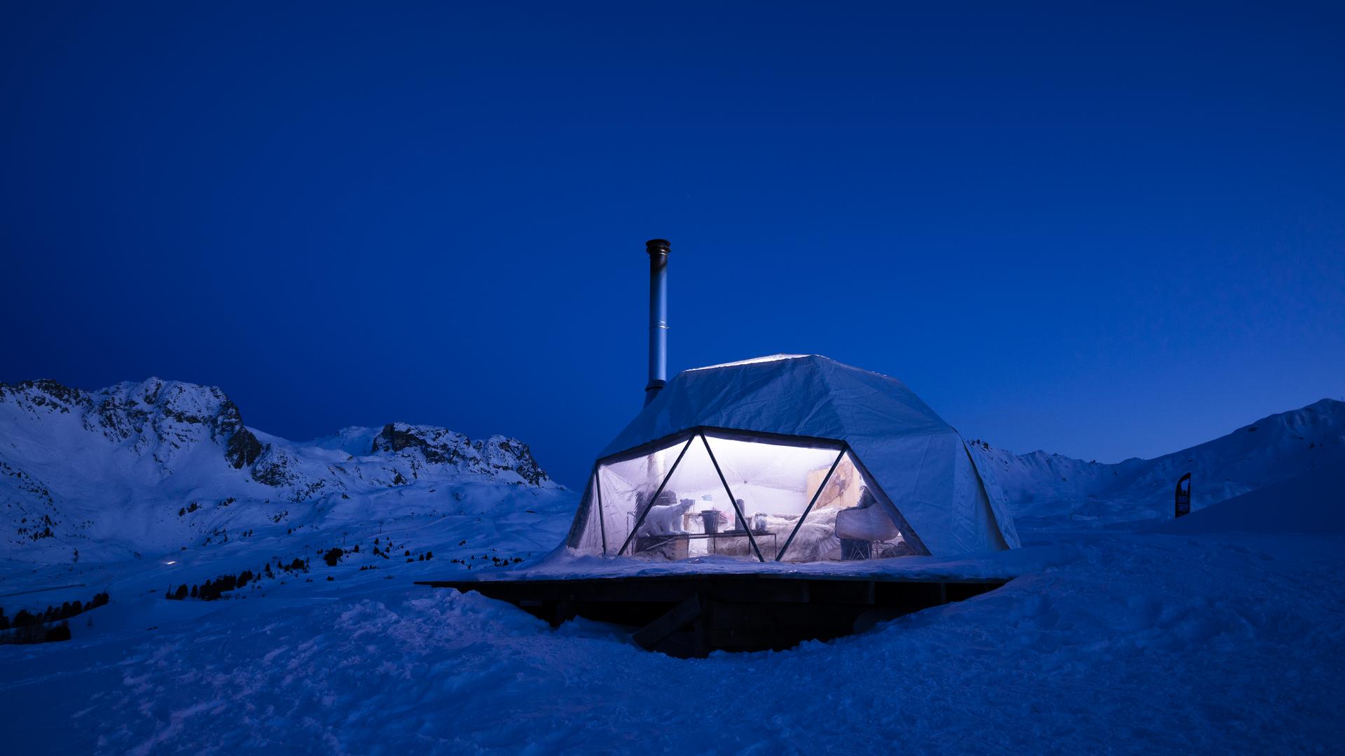 Ungewöhnliche Nacht in einem Iglu La Plagne