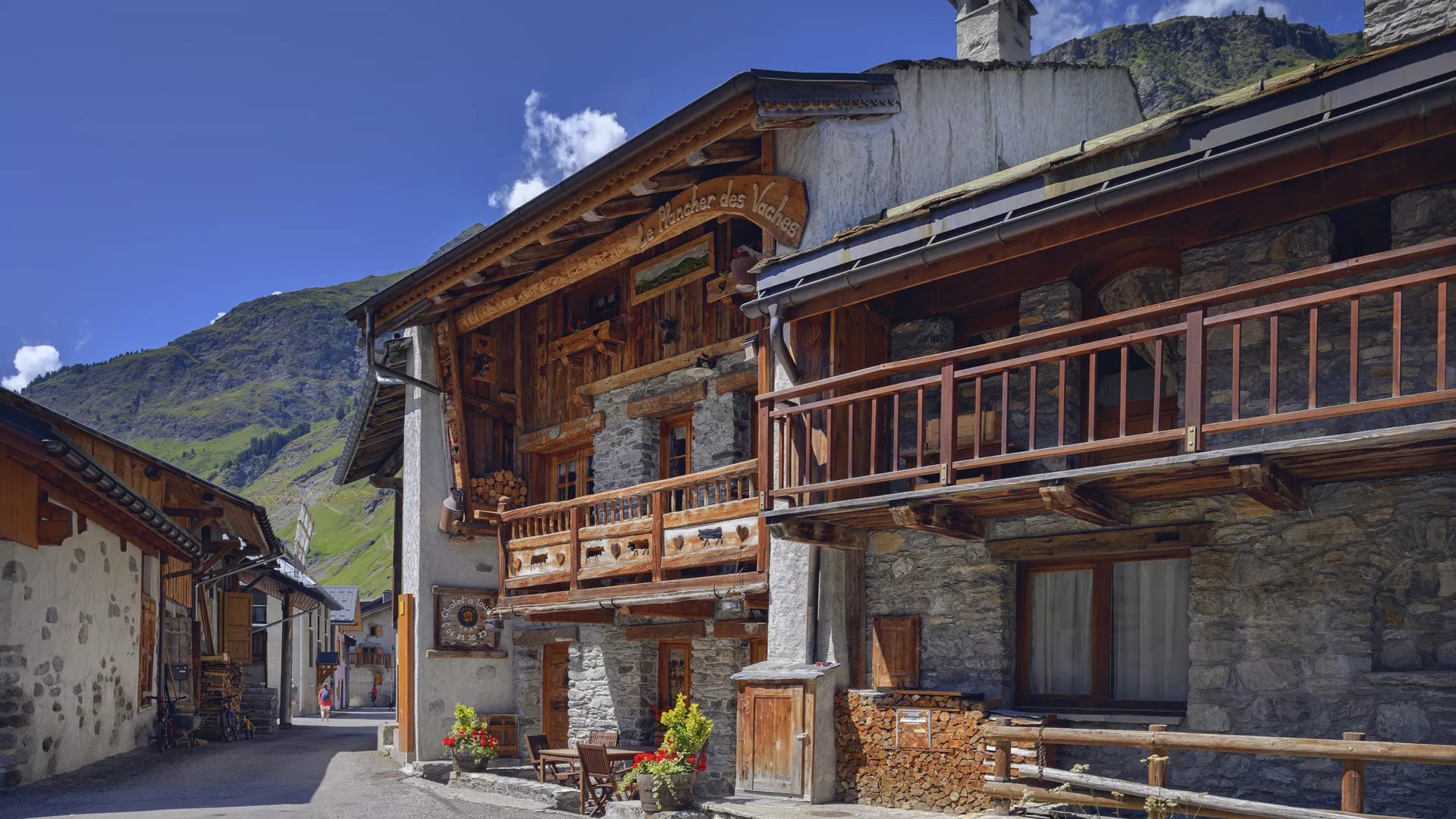 Typisches Berghaus Dorf das Holz in La Plagne