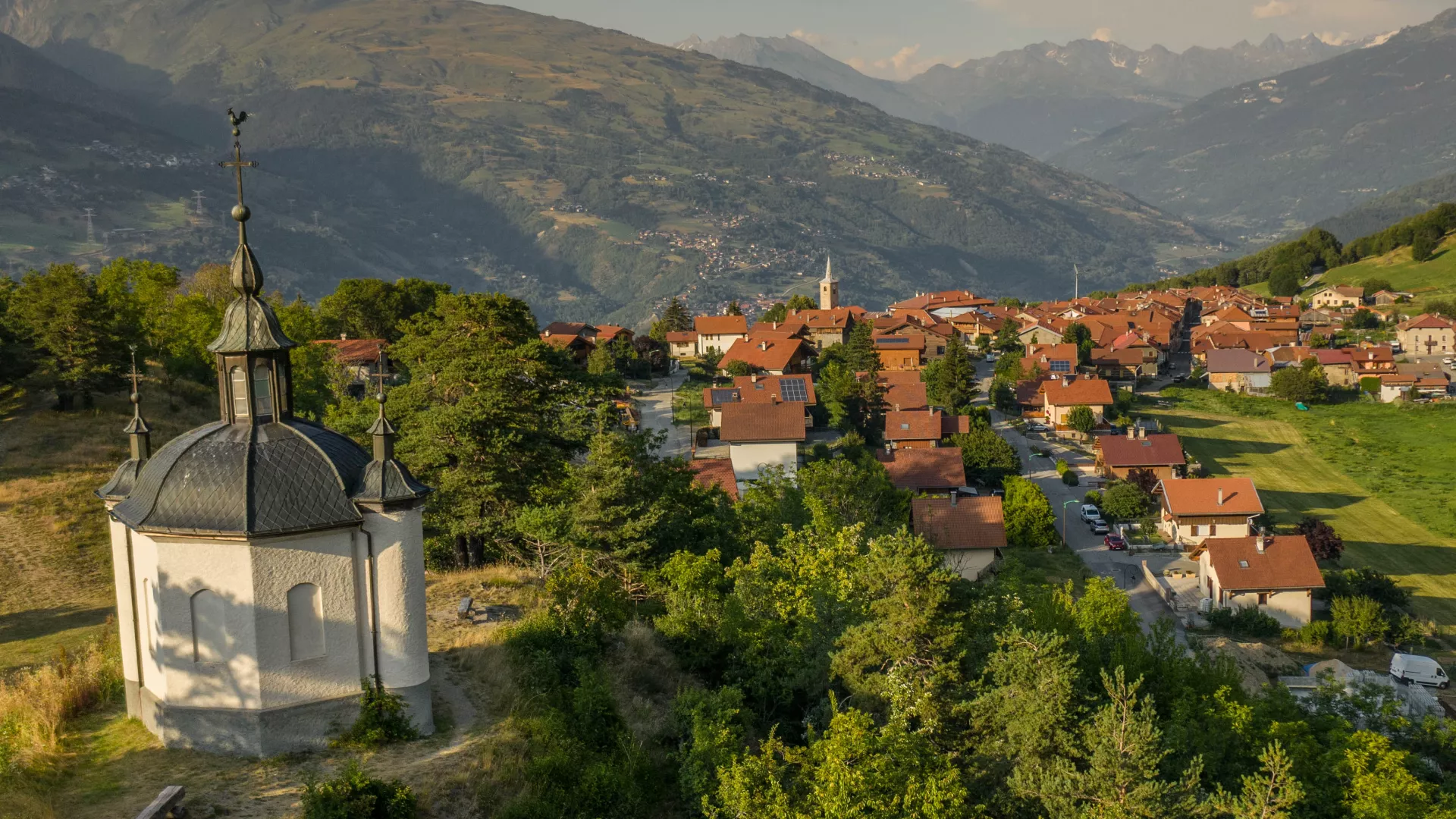 Dorf Longefoy von der Superga aus
